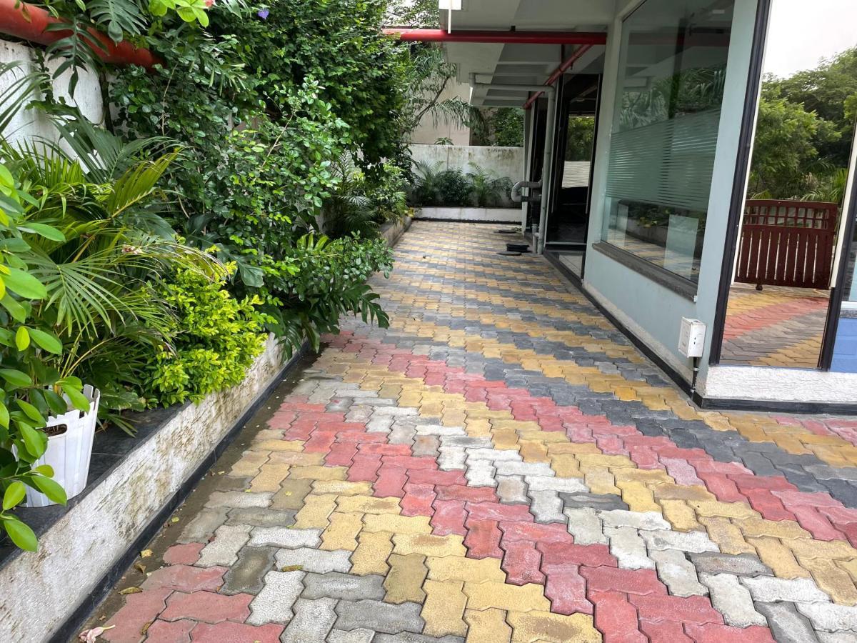 Hotel Airport Kk Nagpur Esterno foto